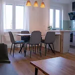 Tom S I Apartment